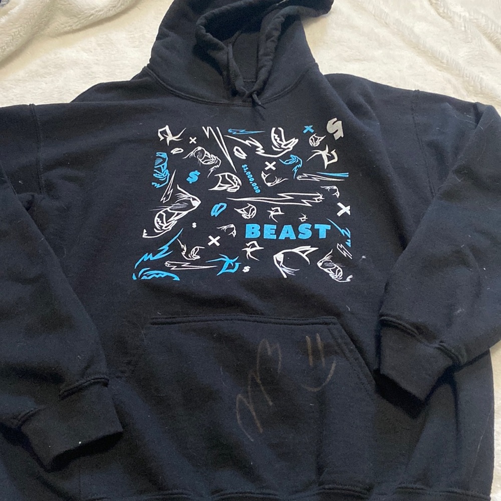 Signed Mr Beast hoodie, size M